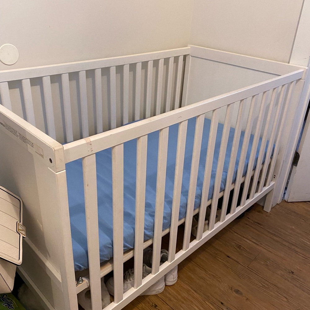 Crib/toddler bed
